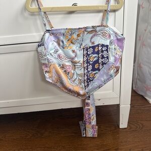 Katie J NYC Girls Silk Bandana top 
Ties in back
Worn once
Size S